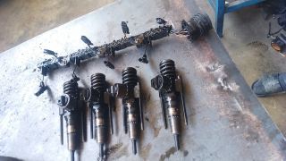 03G130073GAUDI A3 2.0 TDI Dizel Enjektör Orjinal 0414720404