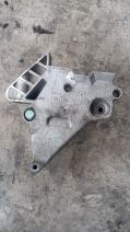 03G199207A VW AUDI sağ taraf motor bağlantı kulağı üçgen tip çıkma orjinal bkd bkc 