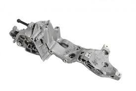 04L903141B  VOLKSWAGEN  CLH 1.6-2.0 TDI ŞARJ DİNAMO VE KLİMA KOMPRESÖR AYAĞI OEM