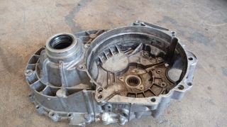 0A5301107 Volkswagen 6 vites Transporter T6 t7 T8 çıkma orijinal şanzıman ön kapağı