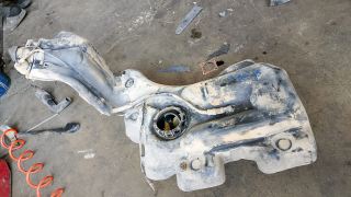 1.8 Passat B5 benzin deposu