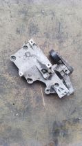 2004-2006 model Volkswagen Caddy 1.9 bjb motor 038903143AF numaralı çıkma orijinal şarj klima braketi