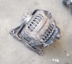 2004-2009 model Volkswagen Transporter T5 2.5 tdı 130 luk AXD kodlu motor 070903024A numaralı çıkma orijinal şarj dinamosu
