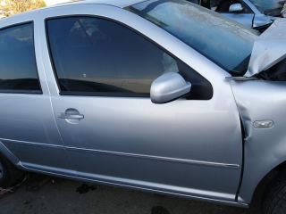 2004 model Volkswagen Bora gümüş gri Pasific çıkma sağ ön kapı boş