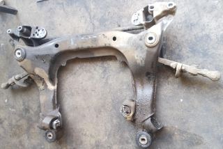 97-00 model Volkswagen Passat B5 1.8 motor traversi çıkma orijinal