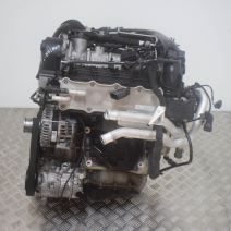 Audi A4 B9 çıkma orijinal motor ve motor parçaları cvna kodlu