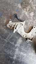 BMK ASB CAS BUG AUDİ A6 3.0 tdı  çıkma orjinal  0 59 130 147 mazot pompa bağlantı braketi