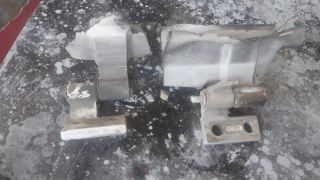 LT 35 volt ön kapı menteşeleri alt üst sağ sol kasada kalan karşılığı ile beraber