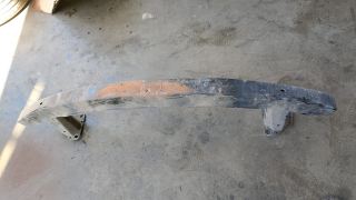 Passat 2001 2005 arası Passat b5,5 ön tampon demiri