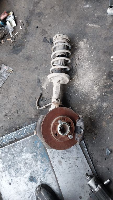 Seat Cordoba çıkma orjinal sağ ön Taşıyıcı ve amortisör ile birlikte
