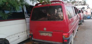 transporter 1996-2002 arka bağaj kapağı kırmızı renk dolu