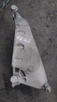 Transporter T5 1.9 sağ motor kulağı çıkma  038199207ak