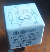 Volkswagen Bora 1.6 benzinli 53 numaralı role çıkma orijinal 141951253B çıkma orijinal