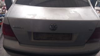 Volkswagen Bora çıkma gümüş gri bagaj kapağı
