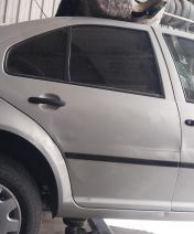 Volkswagen Bora gümüş gri sağ arka kapı