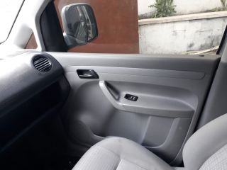 Volkswagen Caddy 2006-2007 model sağ ön kapı döşemesi