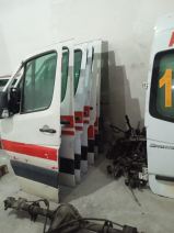 Volkswagen Crafter ve Mercedes Sprinter uyumlu çıkma Sol ön hatasız kapılar beyaz renk