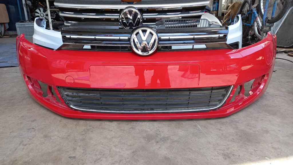 terkedilmiş Son günlerde Ortodoks  Volkswagen Golf 6 Kırmızı Renk Hatasız Ön Tampon 2012 Model
