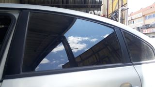 Volkswagen Passat B5 1999 model sağ arka kapı camı