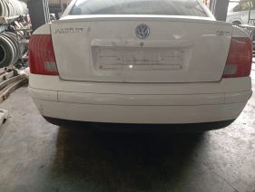 Volkswagen Passat B5 2000 model çıkma orijinal bagaj kapağı