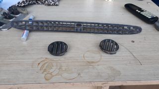 Volkswagen Passat B5 ön cam üfleme ızgaraları