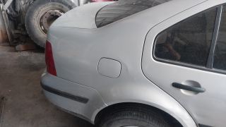 Vw Bora gümüş gri sağ arka çamurluk